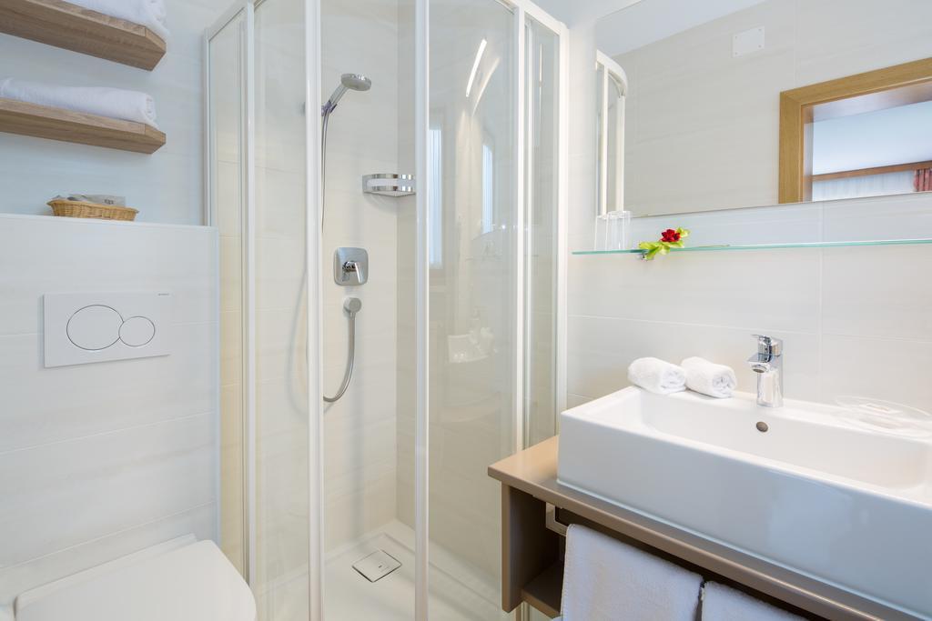 Hotel B&B Martha Brunico Zewnętrze zdjęcie